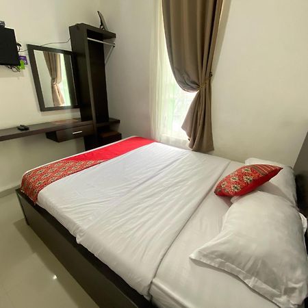 Hotel O Universitas Brawijaya Near Mall Dinoyo Malang Extérieur photo